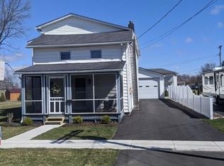 8 East Ave, Middleport, NY 14105