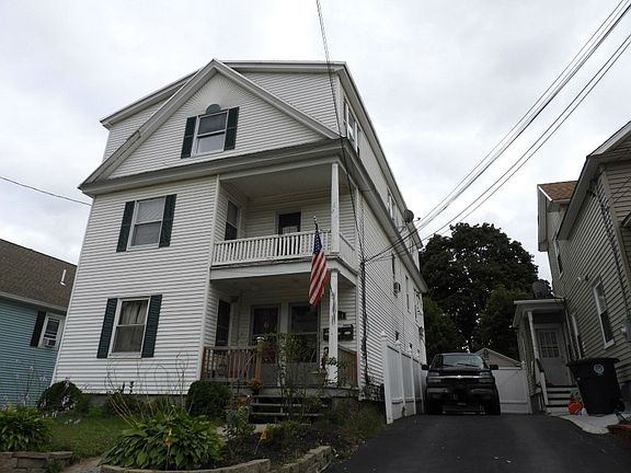 2nd image of 134 1/2 Kinsley St