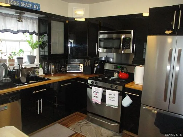 353 E Pine St #2 — Photo 3