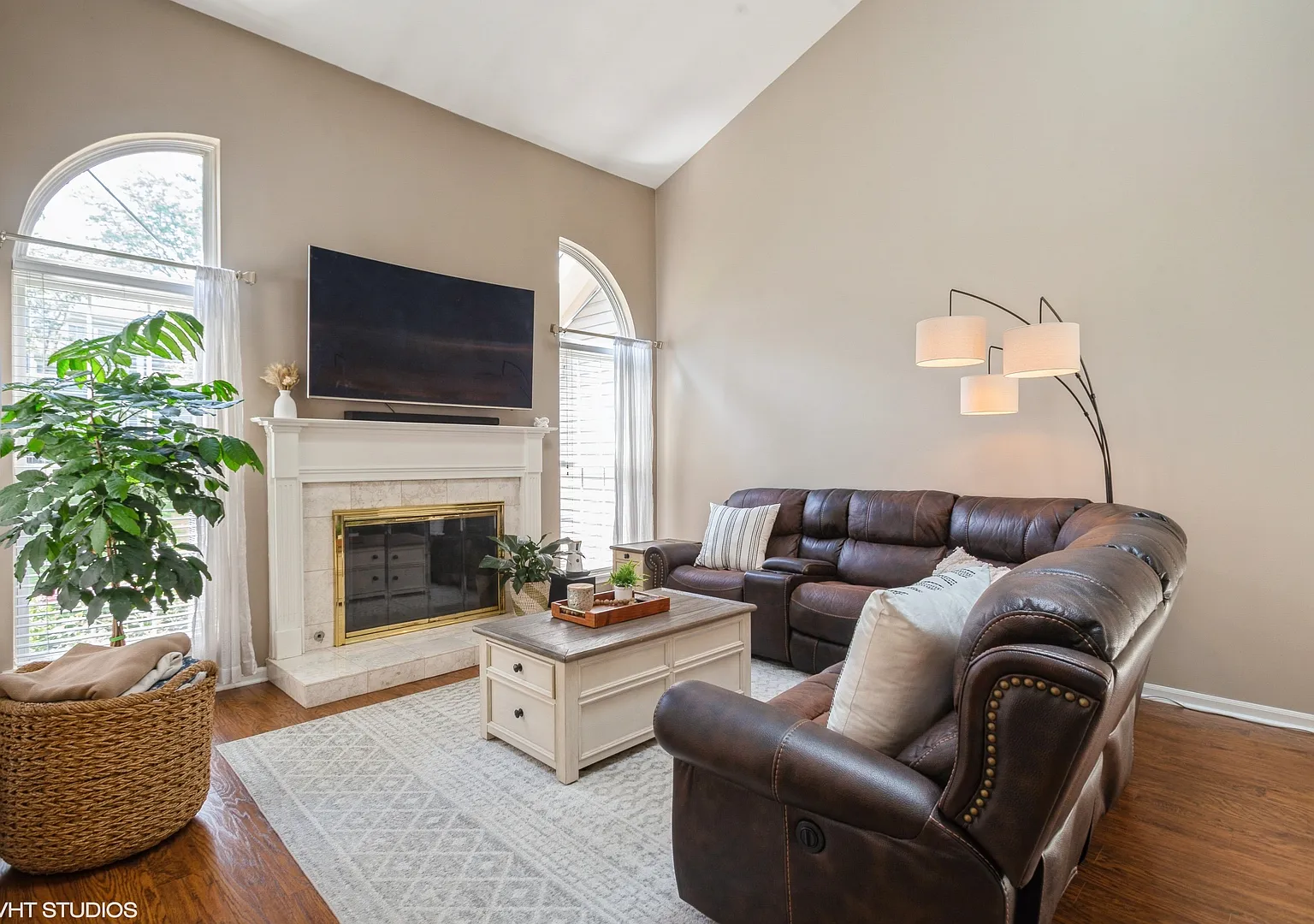 2 bed, 2.5 bath, 1800 sqft, $3,100 — Photo 3