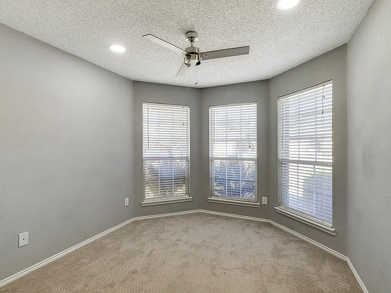 9905 Tyler Dr — Photo 23