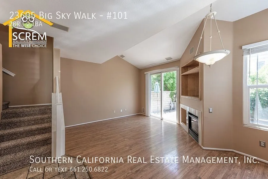 Two Bedroom Townhouse with Loft in Valencia — Photo 3