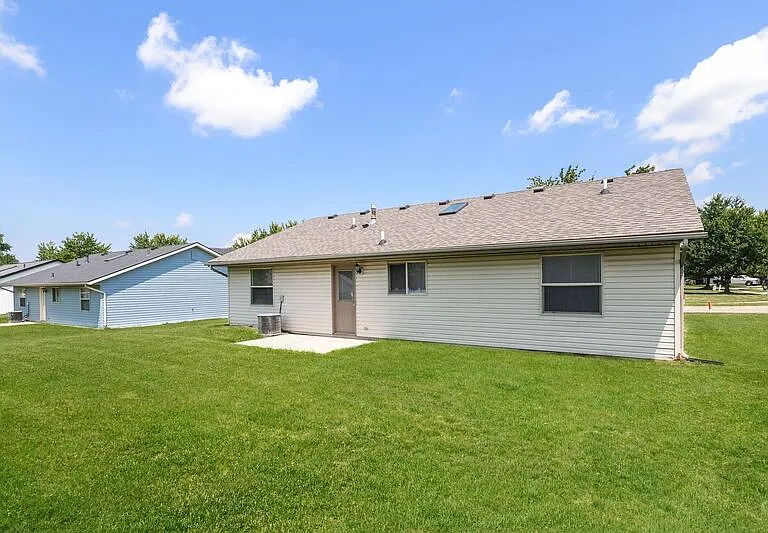2193 Amarillo Ave — Photo 3