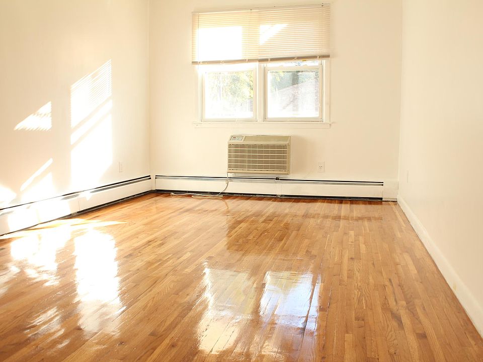 2nd image of 15010 35th Ave