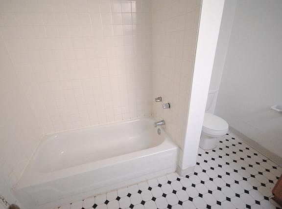 5th image of 5568 Waterman Blvd APT 3E