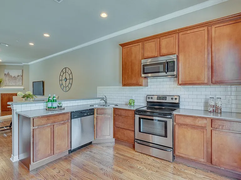 2816 Lubbock Ave — Photo 15