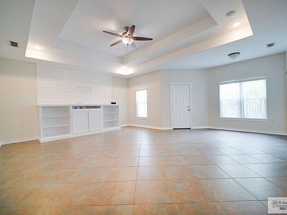4th image of 421 Madrid Ct