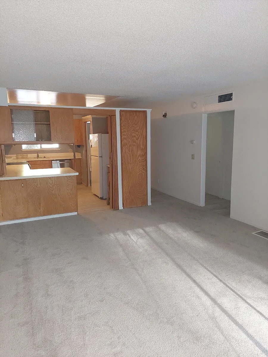 Building Photo - 475 Spring St #2E