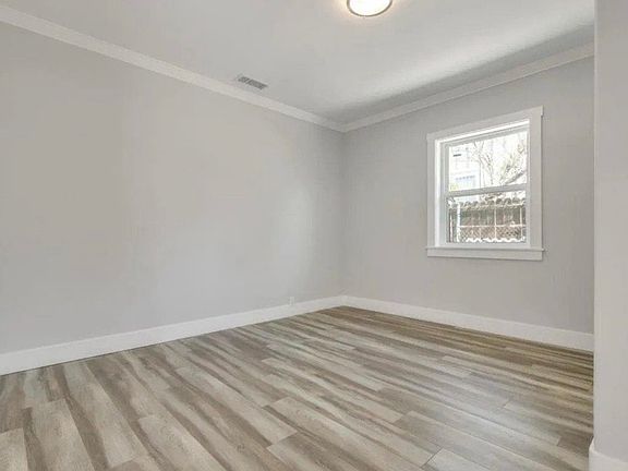 4th image of 1110 N Hill Ave #1