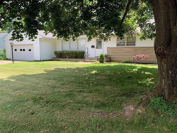 2nd image of 333 Hillcrest Dr