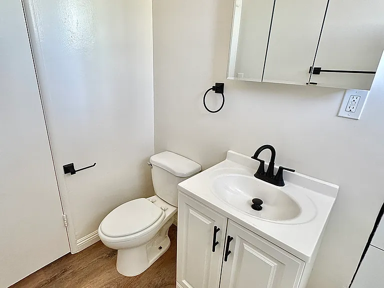 6743 Haskell Ave #6 — Photo 20