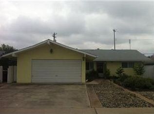 220 Poppy Ln, Clovis, CA 93612