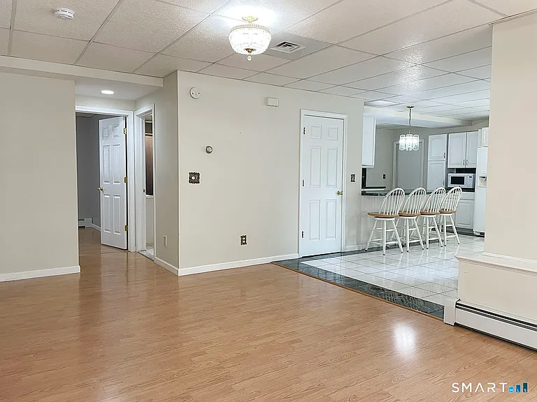 121 S Main St — Photo 11