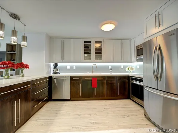 2301 Collins Ave APT 822, Miami Beach, FL 33139