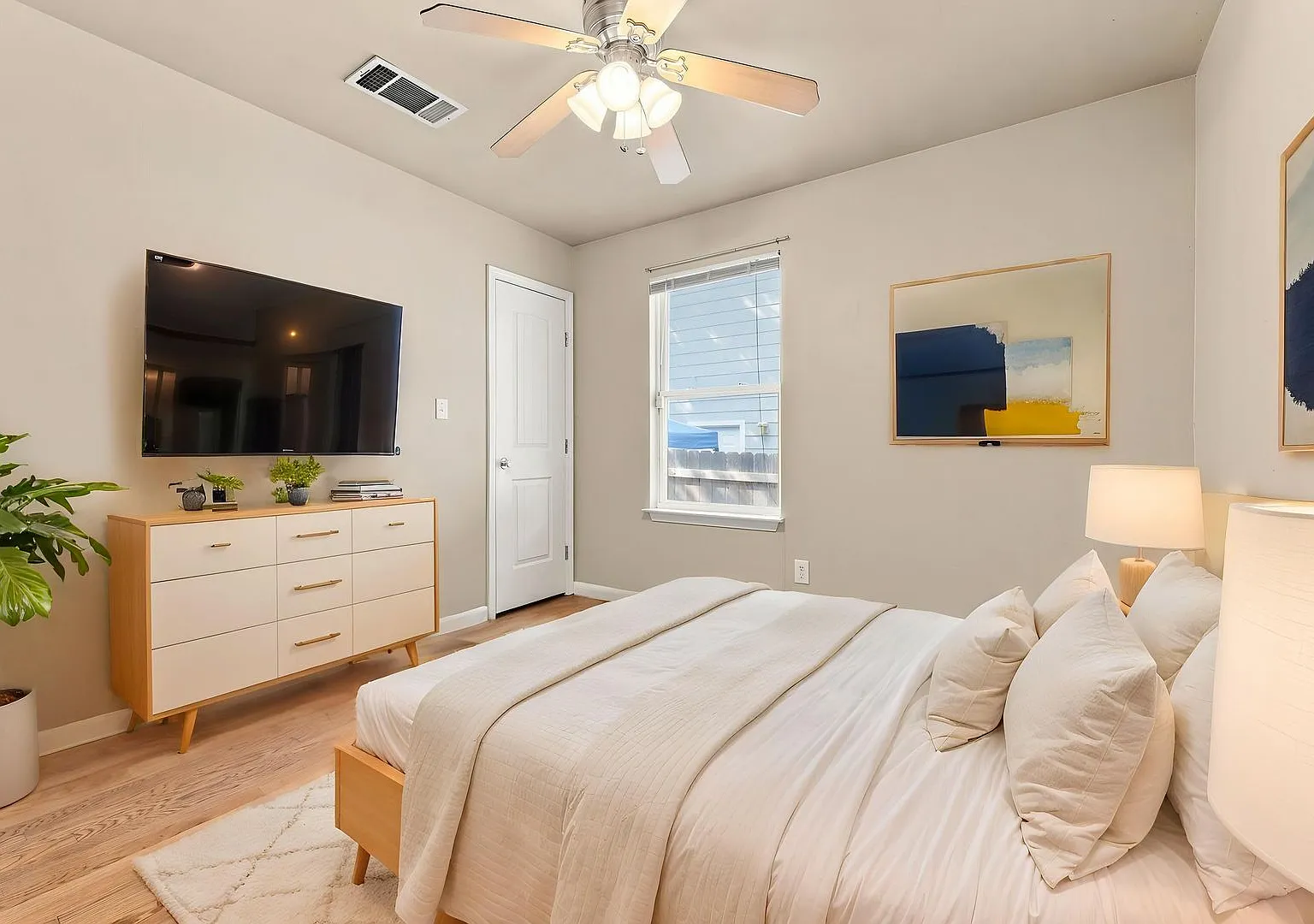 Remodeled 3 Bed / 2 Bath Central Austin Home with Wood Floors & High-End Finishes — Photo 3