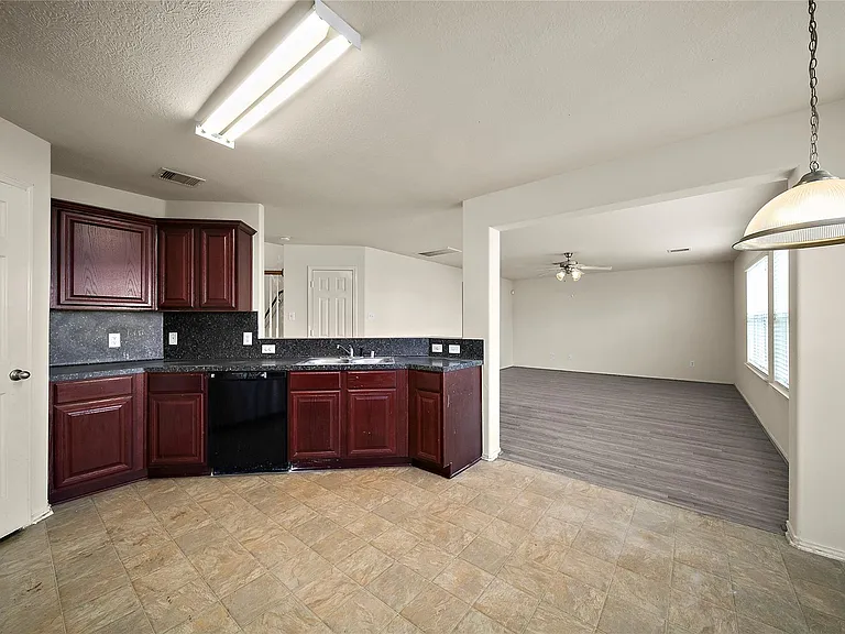 1431 Orchid Dr — Photo 8