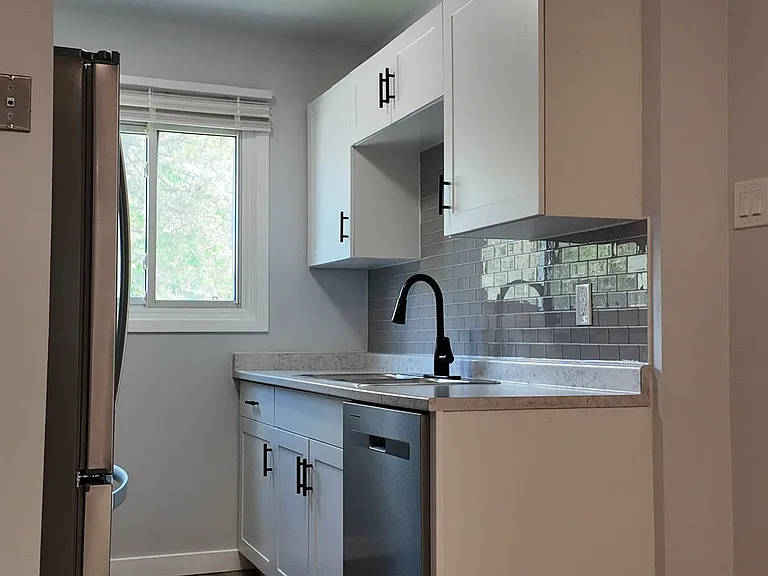 166 Southdale Rd W #58 — Photo 2