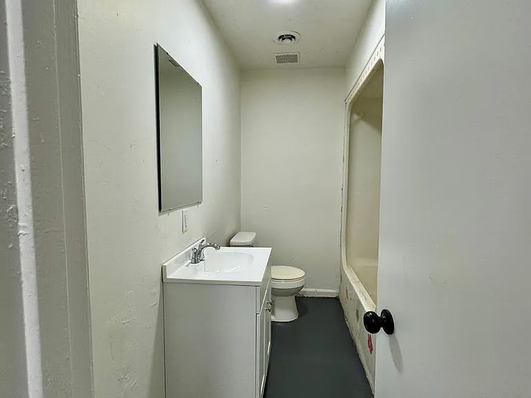 818 Taggart Ave #F — Photo 17