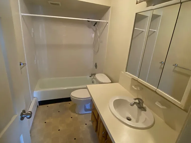 148 Sycamore St #16 — Photo 22