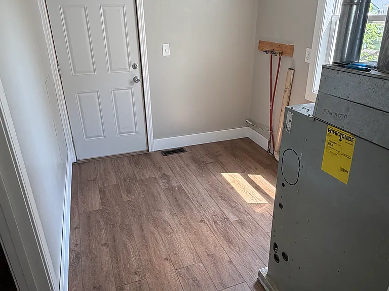 532 S Franklin St — Photo 5