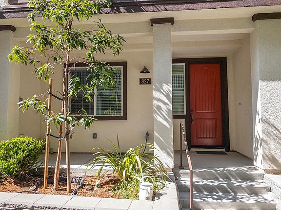 Front door townhome entrance