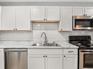 706 Dexter St APT 3, Madison, WI 53704