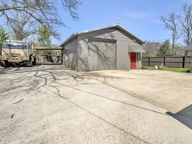 237 Old Grove Rd — Photo 28