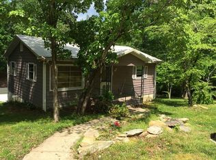 1090 Laurel Dr, Danbury, NC 27016