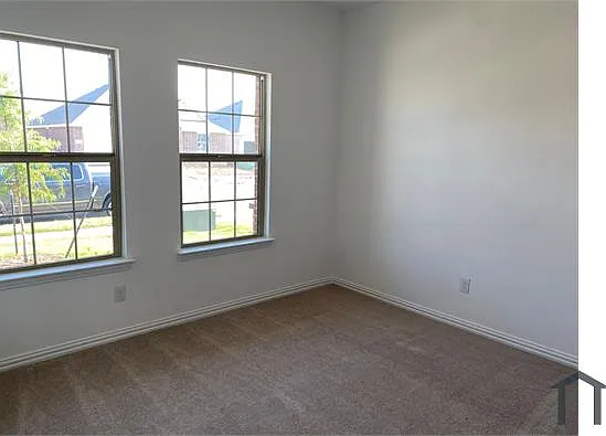 1308 Rousseau Dr — Photo 5