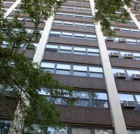 5th image of 832 W Buena Ave