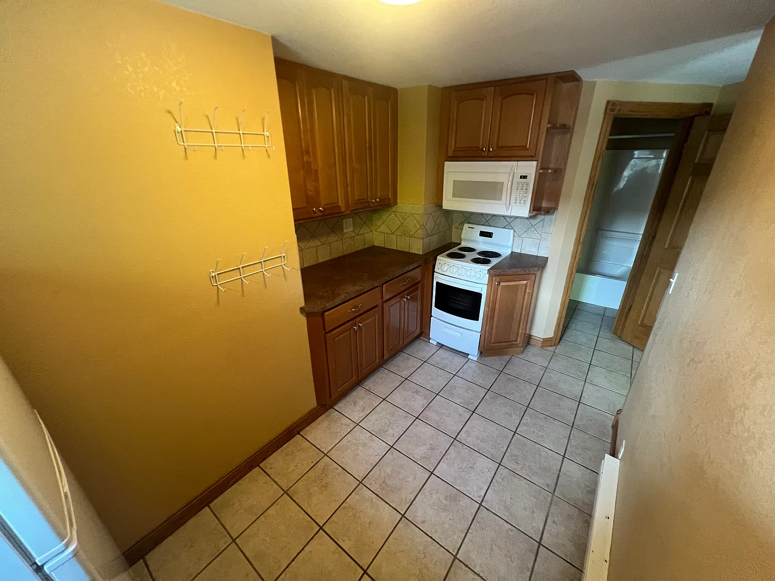 Studio, $695 — Photo 1