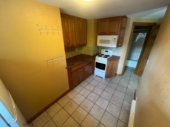 221 8th St S APT 5, La Crosse, WI 54601