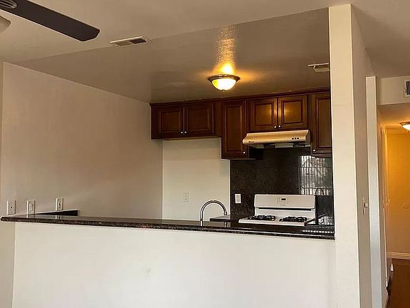5th image of 1527 Palm Ave #Q