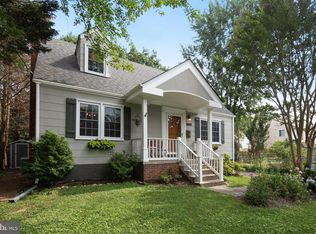 3810 18th St S, Arlington, VA 22204