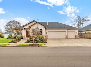 2545 Walnut Ridge Dr, Springfield, OR 97477