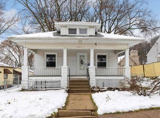 440 43rd St, Moline, IL 61265