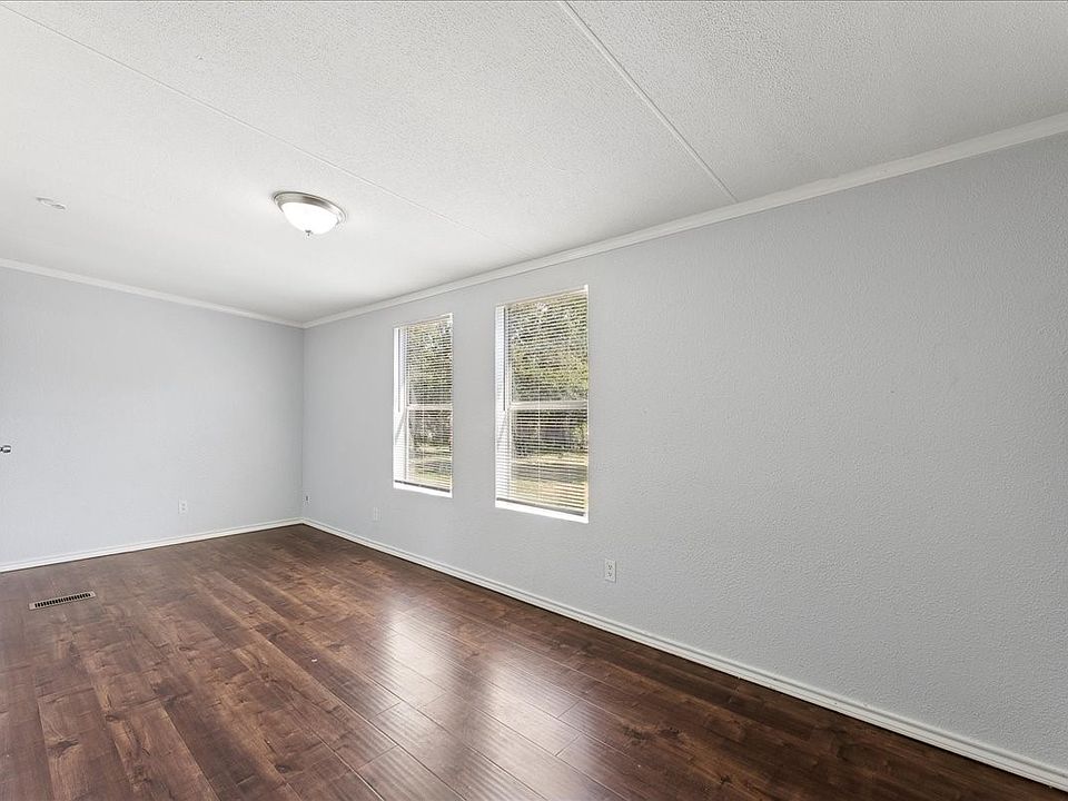 2nd image of 107 Hidden View Ct