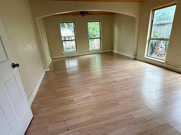 5th image of 5829 Goforth St