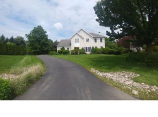 10 E Periwinkle Ln, Newark, DE 19711