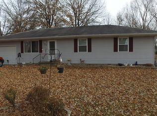 1718 N Ash St, Nevada, MO 64772