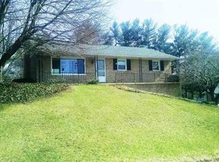 22 Hillside Dr, York, PA 17407