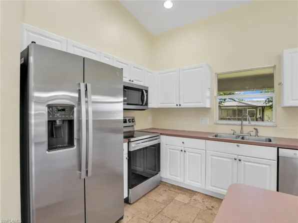 305 SE 16th PL, CAPE CORAL, FL 33990