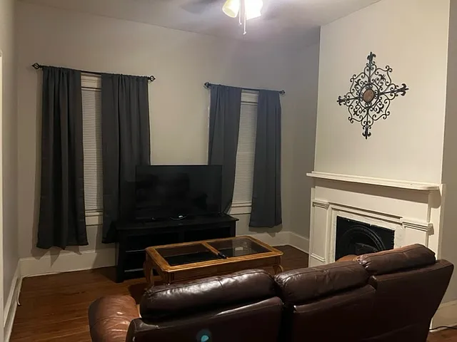 239 E Broad St — Photo 8