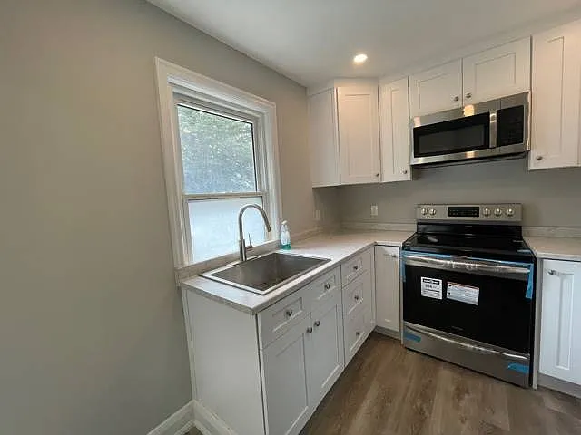 567 Weber St E — Photo 7