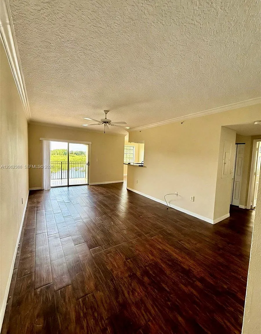 Marquesa Condo — Photo 1