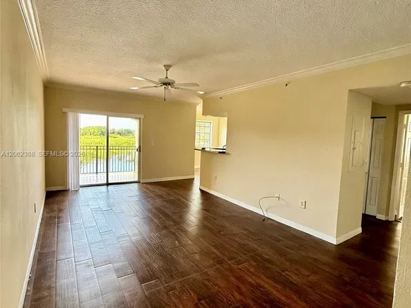 11600 SW 2nd St #18208, Hollywood, FL 33025