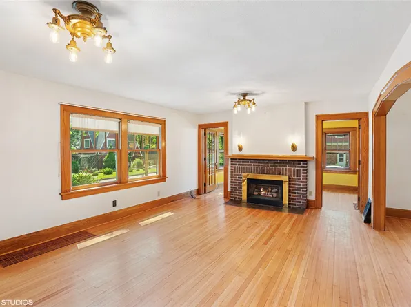 3320 SW 12th St, Des Moines, IA 50315