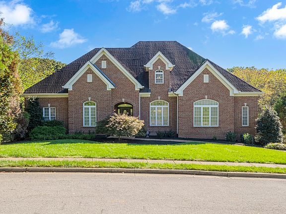 2nd image of 808 Aldwych Cir