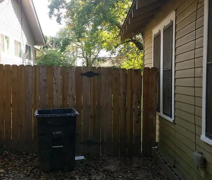 2730 Convention St — Photo 3