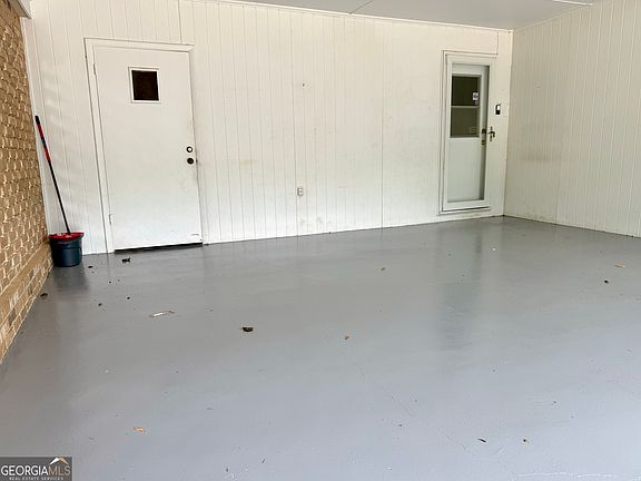 5th image of 280 Davis St